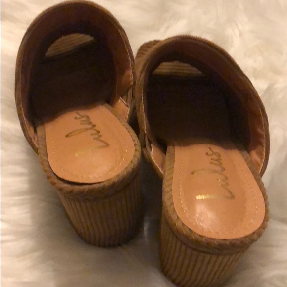 Stylish Corduroy Mules - Picture 5 of 5